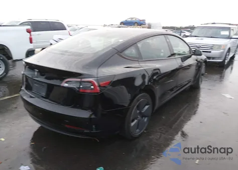 2023 Tesla Model 3 Rear-Wheel Drive z USA, uszkodzony, nr VIN 5YJ3E1EA8PF437097